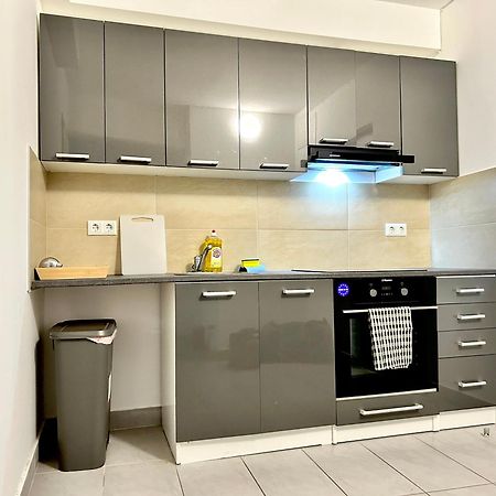 Stylish Schonbrunn Apartments - Free Underground Parking Вена Экстерьер фото